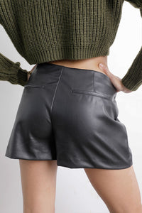 Short Falda Cuerina Negro